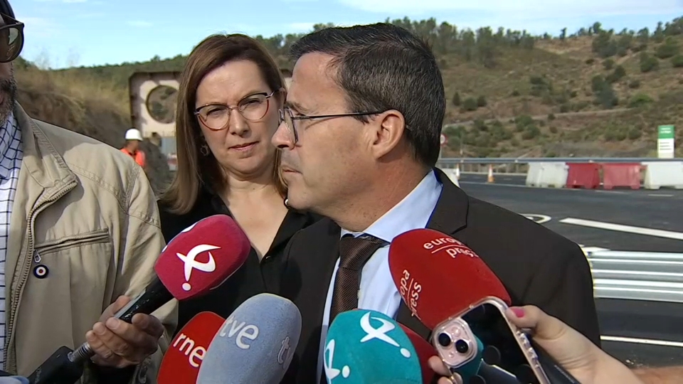 El PSOE pone sobre la mesa una posible enmienda a la totalidad