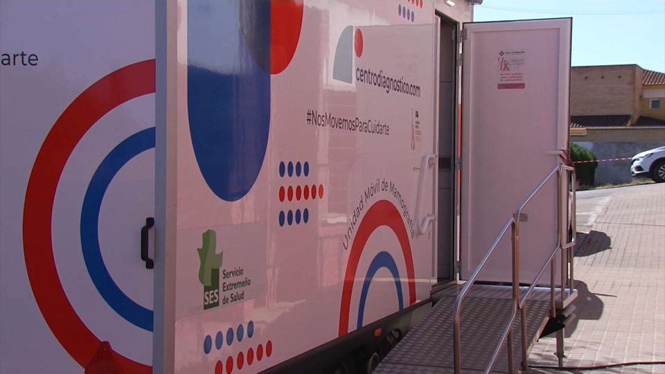 Unidades móviles para realizar mamografías, de cara a facilitar la detección temprana del cáncer de mama