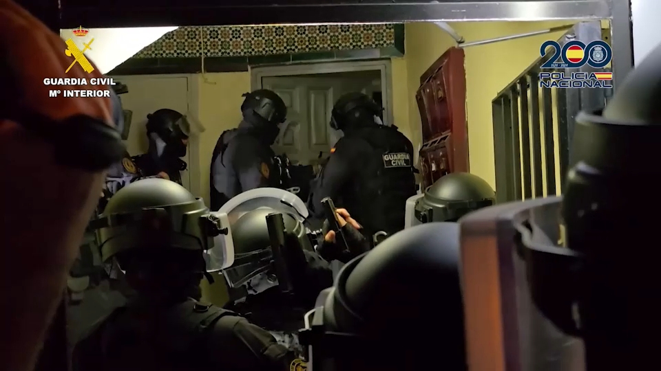 Agentes de la Policía Nacional y de la Guardia Civil desarticulan en Sevilla a una de las bandas de aluniceros más activas de Andalucía Occidental