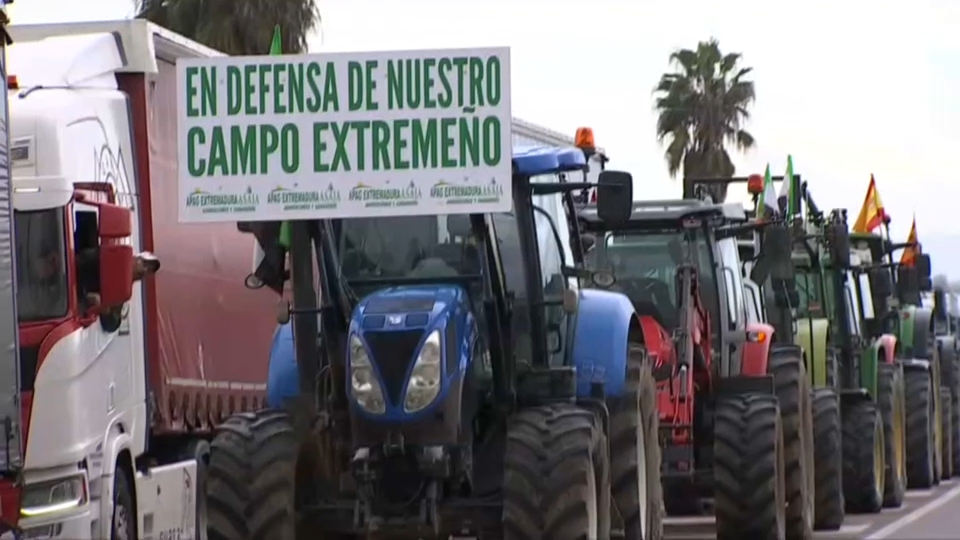Tractorada en Extremadura, en protesta por el acuerdo con Mercosur y la nueva PAC