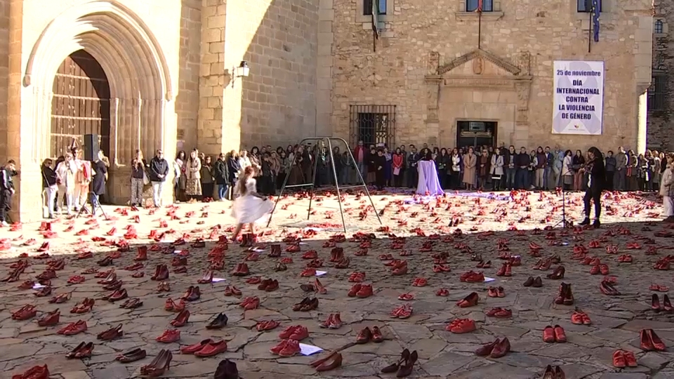 Mujeres por la Igualdad de Cáceres piden "medidas urgentes y efectivas" para prevenir la violencia de género