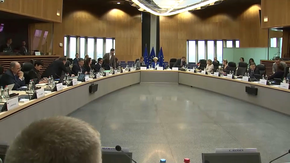 La presidenta de la Comisión Europea, Ursula von der Leyen, ha trasladado al presidente el seguimiento de la situación por parte de la UE