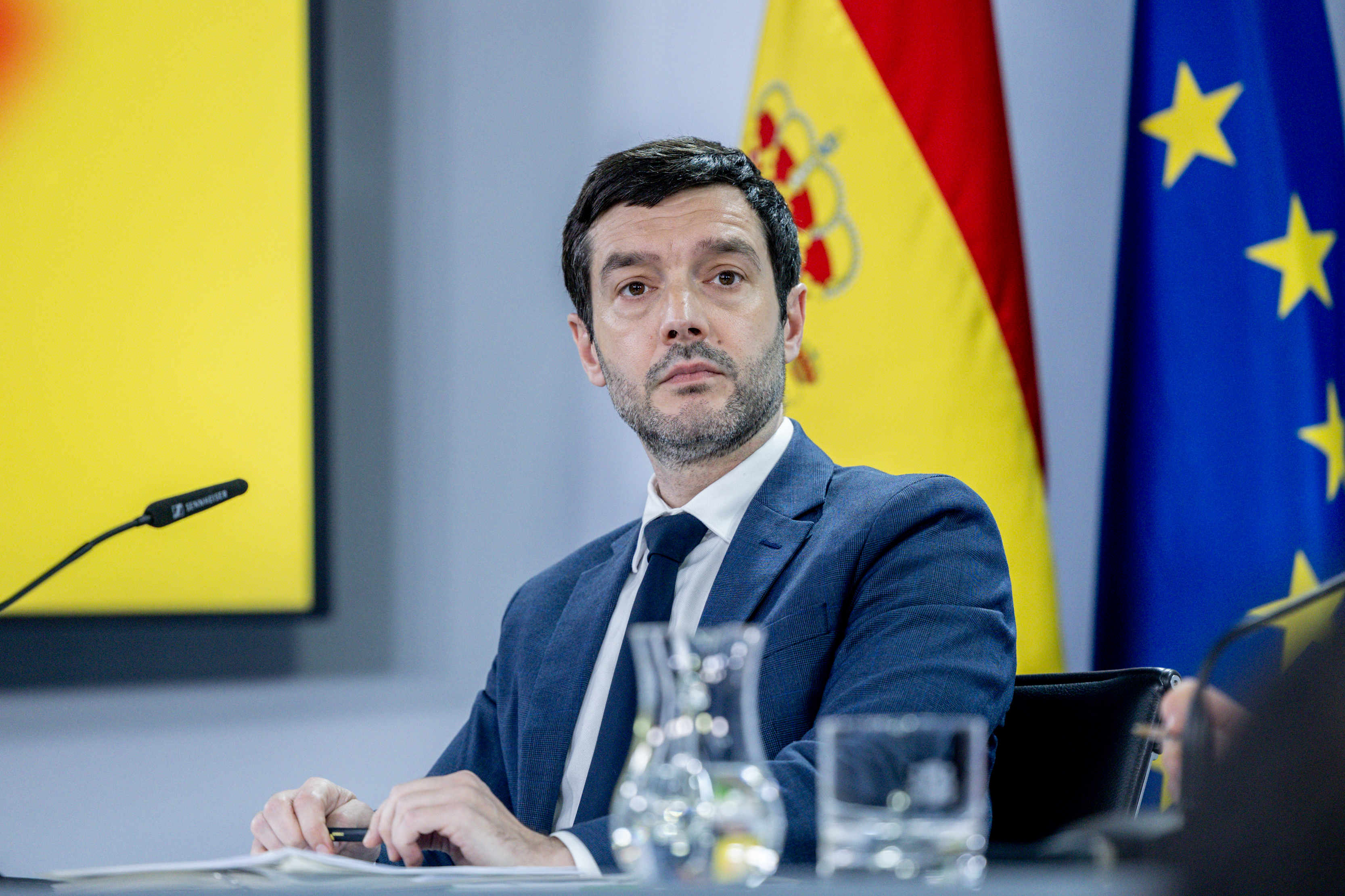 El ministro de Derechos Sociales, Consumo y Agenda 2030, Pablo Bustinduy, durante una rueda de prensa tras el Consejo de Ministros, a 24 de febrero de 2026. Imagen de Ricardo Rubio / Europa Press