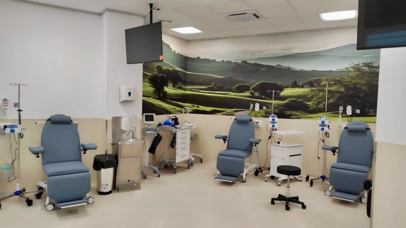 Inaugurado el nuevo Hospital de Día Oncohematológico de Zafra con inversión es de 600.000 euros