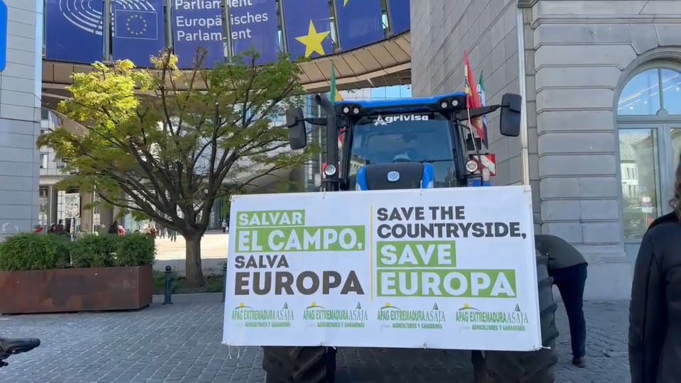 Apag Extremadura Asaja y Vox coinciden en Bruselas en la "urgencia" de derogar el Pacto Verde Europeo