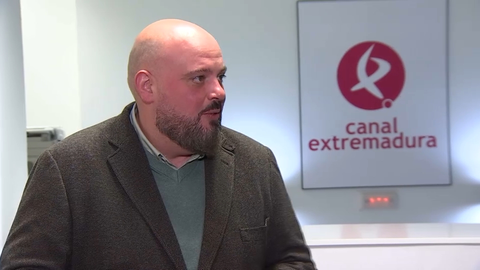 Manuel Naharro, en las instalaciones de Canal Extremadura