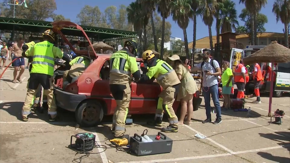Simulacro en la playa de Orellana