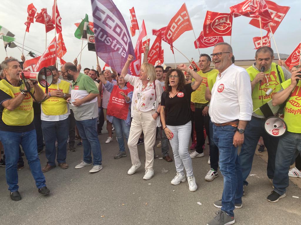 Protestas a las puertas de la 'Finca El Escobar'