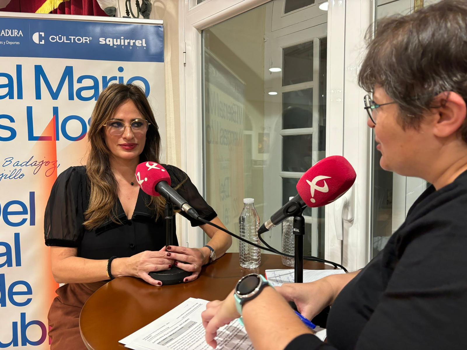 Pola Oloixarac