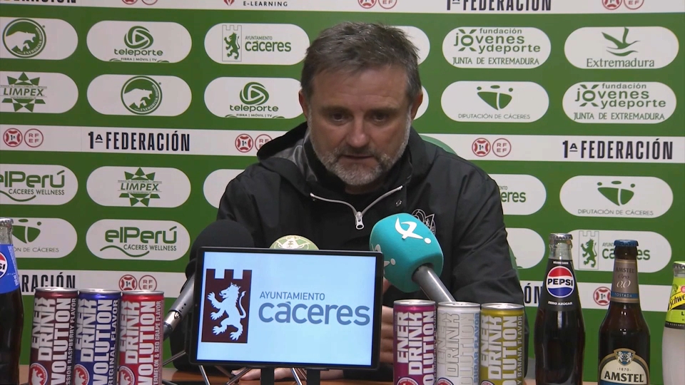 Julio Cobos, entrenador del Cacereño