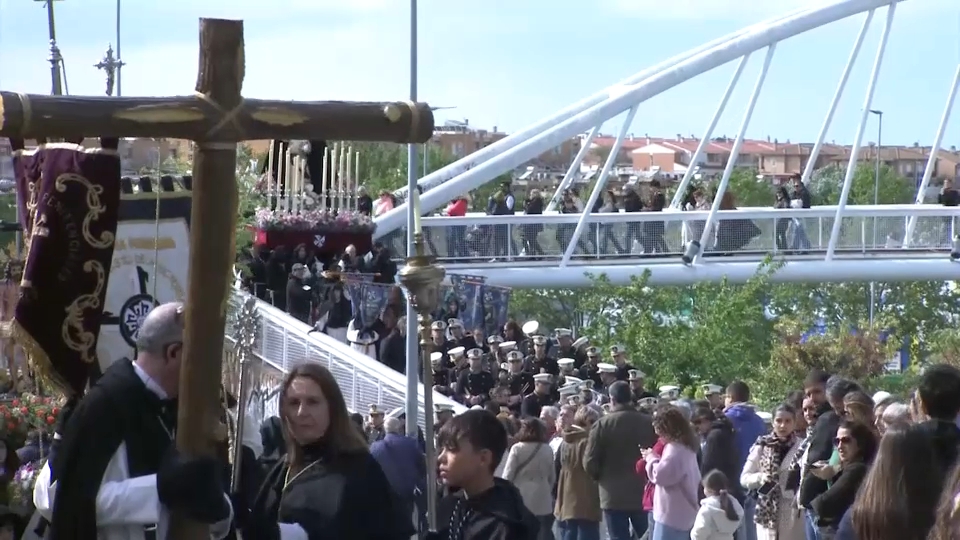 El Cristo de la Victoria y La Virgen del Buen Fin han protagonizado la jornada del Sábado Santo en Cáceres