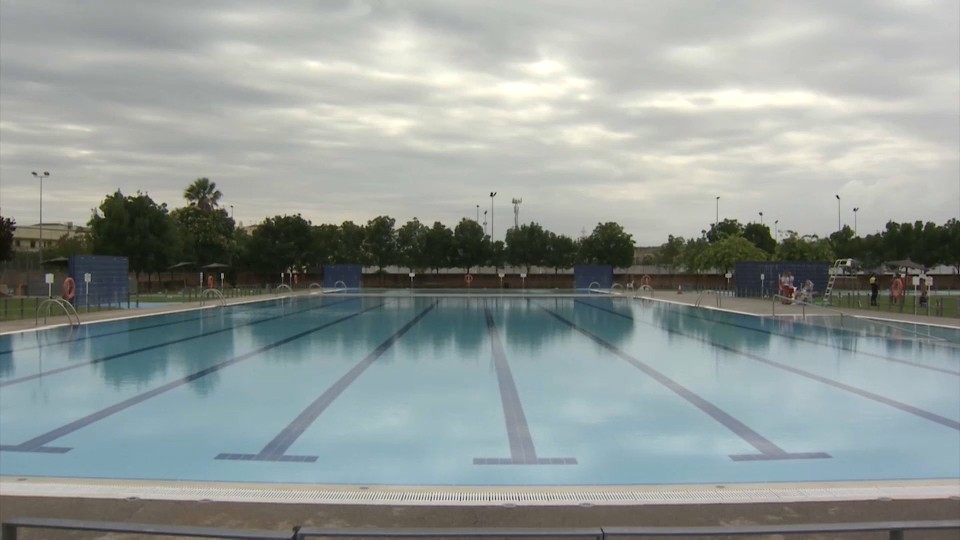 Las principales ciudades extremeñas no prevén adelantar la apertura de sus piscinas