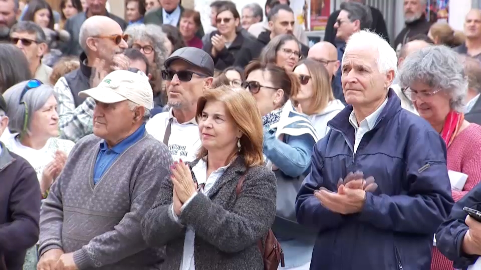 Concentración en Torre de Don Miguel contra el proyecto de mina en la comarca