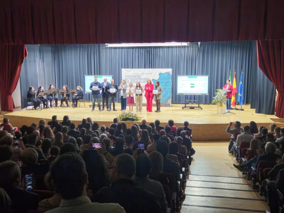 La Junta de Extremadura entrega los Premios Extraordinarios de la Educación