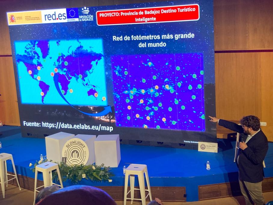 Diputación de Badajoz presenta en el Congreso Slowlight su red de fotómetros para monitorizar la contaminación lumínica