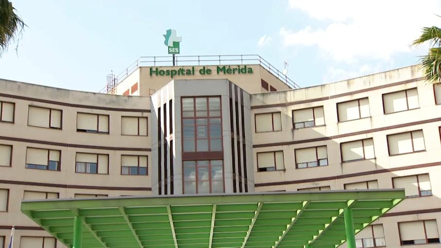 Herido un hombre de 57 años en Aljucén tras salirse se vehículo de la A-66 y chocar contra el pilar de un puente