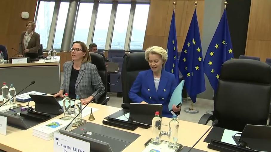 La presidenta de la Comisión Europea, Ursula von der Leyen, ha trasladado al presidente el seguimiento de la situación por parte de la UE