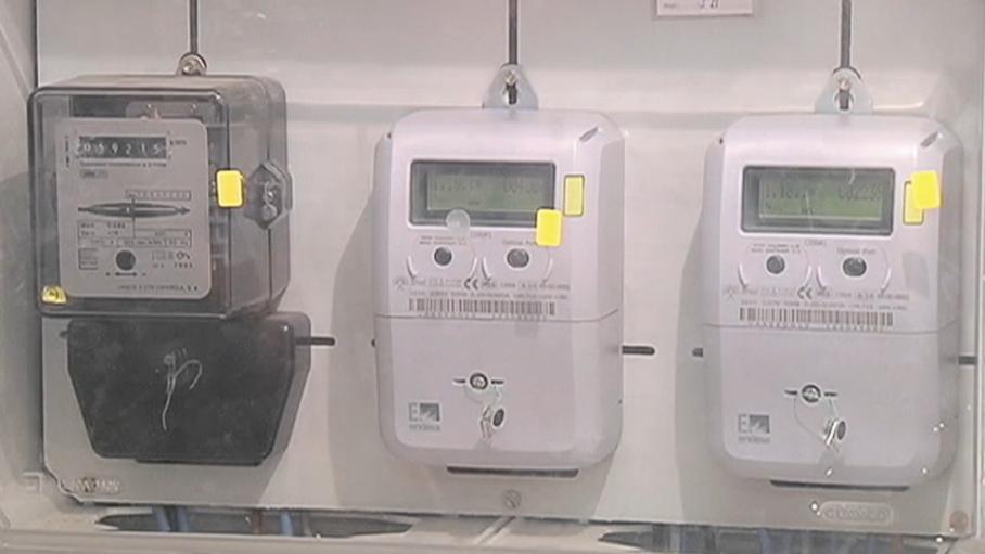 El precio de la luz se hunde este sábado a 1,72 euros/MWh, su valor más bajo en un año