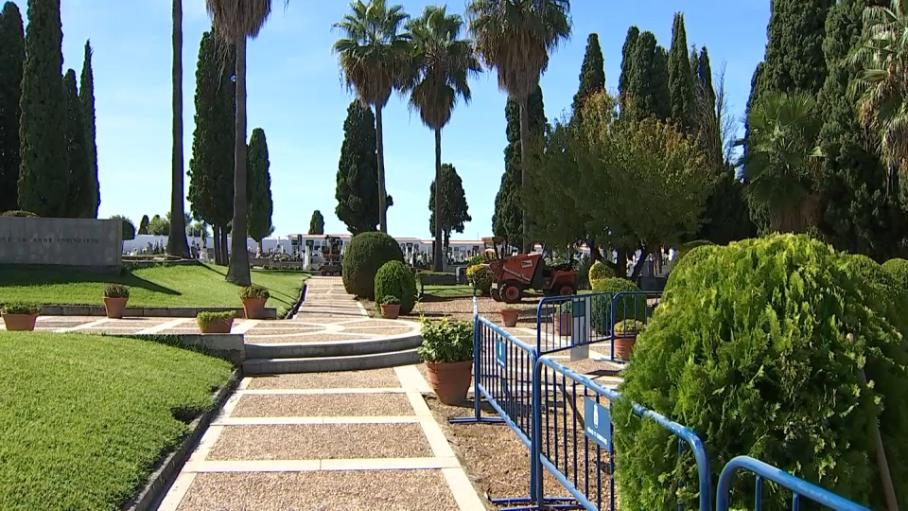 Piden al Ayuntamiento de Badajoz que apoye la declaración de lugar de la memoria las tapias del cementerio de San Juan