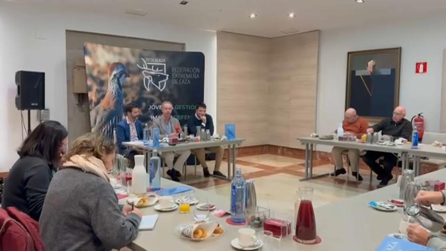 Fedexcaza presenta su informe en una rueda de prensa
