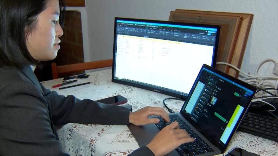 Autónoma trabajando en una imagen de archivo