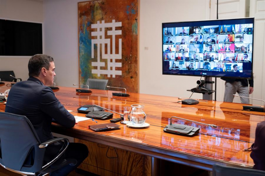 Pedro Sánchez, en reunión telemática con los presidentes autonómicos