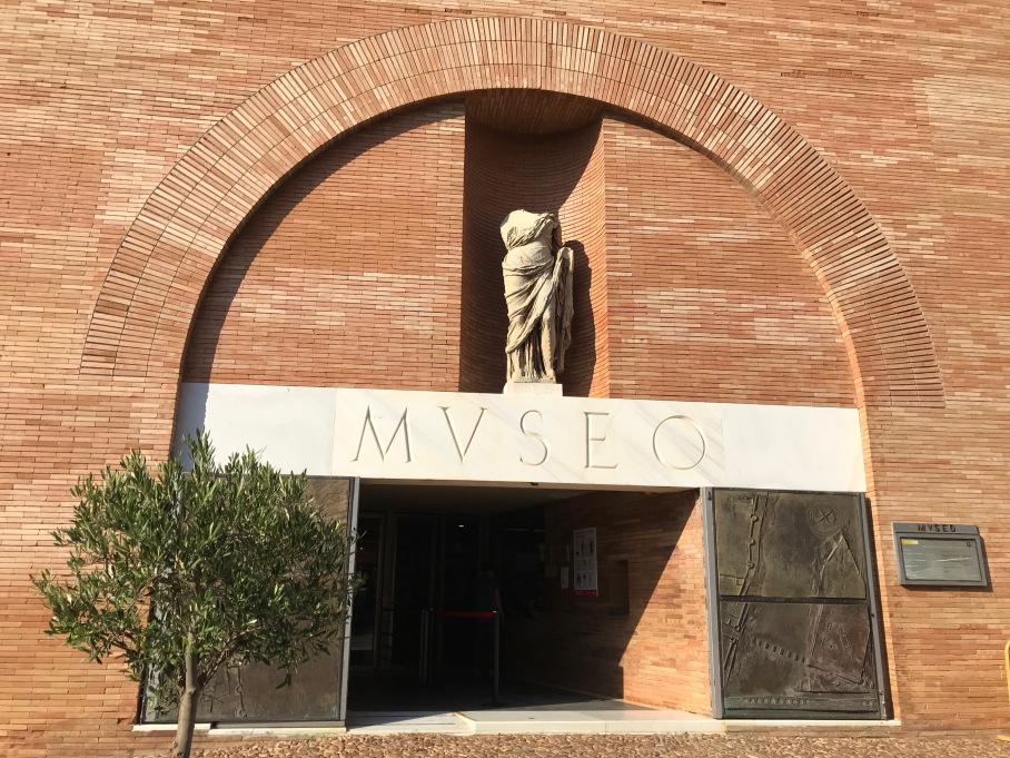 Fachada del Museo Romano de Mérida.