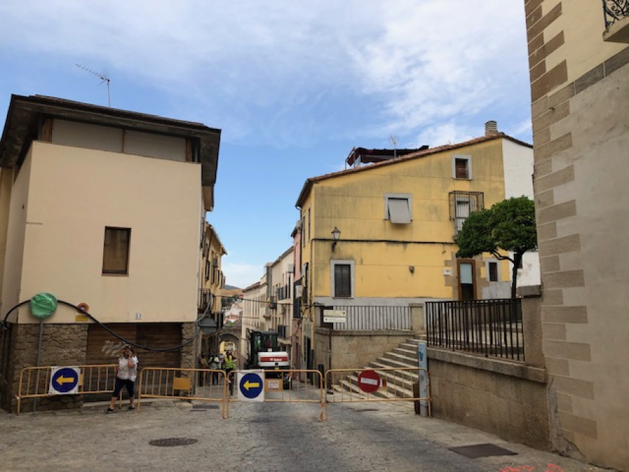 Señalización de la obra de la Calle Coria.