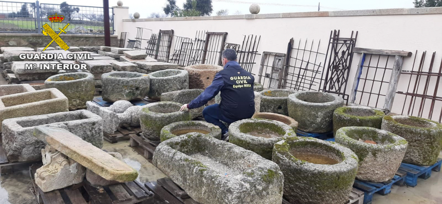 Pilas de granito incautadas