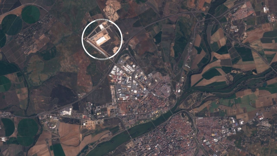 Las instalaciones de Amazon en Badajoz son ya visibles desde los satélites