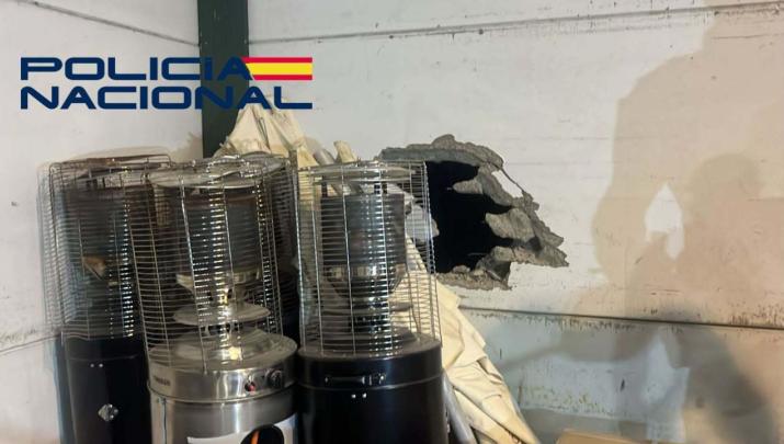 Detenido tras ser sorprendido cuando realizaba un butrón en una nave del polígono industrial de Mérida