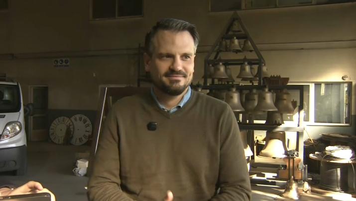 Abel Bautista, secretario general del PP de Extremadura, visita en Montehermoso 'Campanas Rivera'.