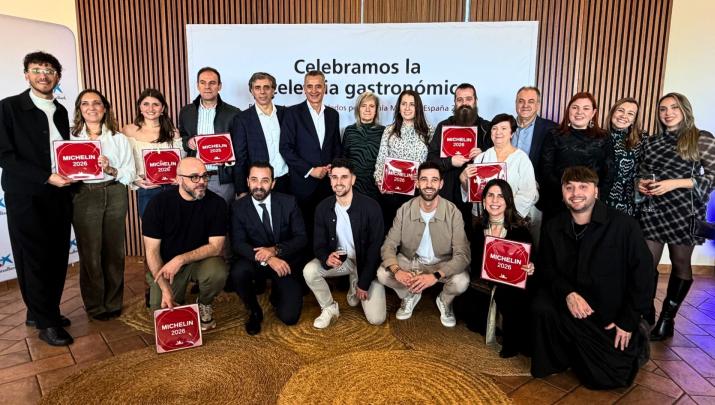 Extremadura celebra su excelencia gastronómica en la entrega de placas a los 15 restaurantes recomendados en la Guía Michelin