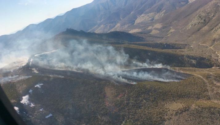 Imagen aérea del incendio en Tornavacas el 1 de abril de 2026