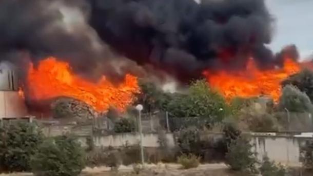 incendio en una nave de San Vicente de Alcántara