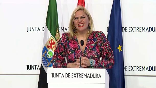 Elena Manzano, portavoz de la Junta de Extremadura, durante su intervención ante los medios de comunicación en la rueda de prensa posterior al consejo de Gobierno del 16 de diciembre de 2025
