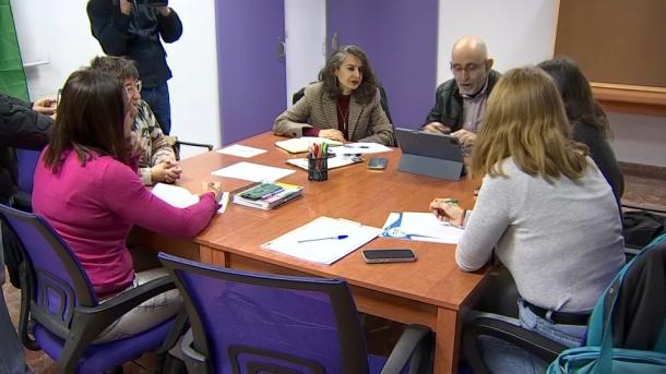 La portavoz de Unidas por Extremadura, Irene de Miguel, reunida con el Grupo de Acción Local y Sindical