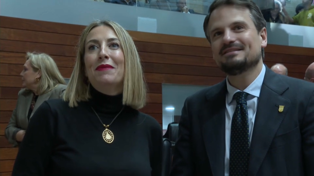 María Guardiola y Abel Bautista, en la sesión de conformación de la Mesa de la Asamblea de Extremadura