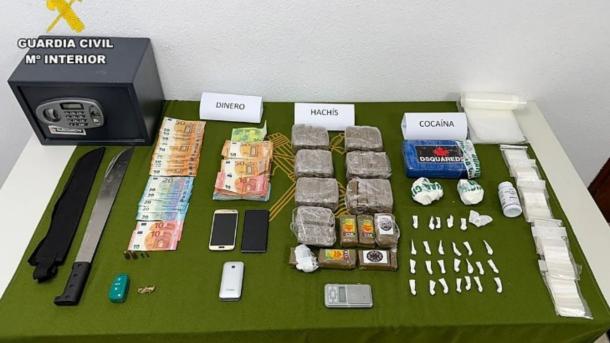 Material incautado por la Guardia Civil durante la operación