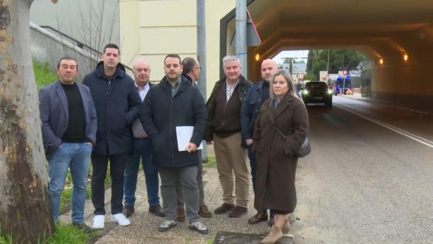 Diferentes alcaldes y miembros de la Plataforma 'Sí a Almaraz, Sí al futuro'