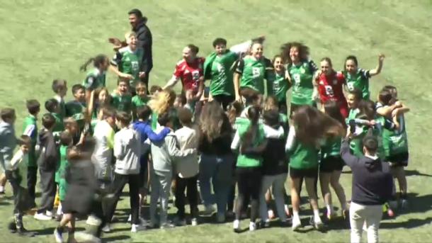El Sport Extremadura celebra la victoria y el ascenso logrado a Primera Federación