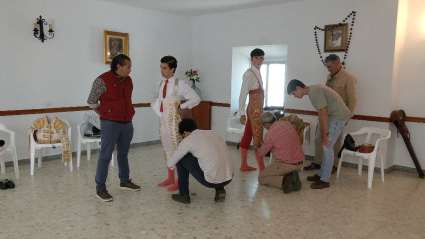 Bodonal de la Sierra, novilleros vistiéndse de toreros, Tierra de Toros, Juan Bazaga, Canal Extremadura