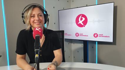 Carol Martín, terapeuta somática, experta en yoga, meditación y gestión del estrés con abordaje en la resolución de trauma y fundadora de CUNCA‑Terapia Sentida 