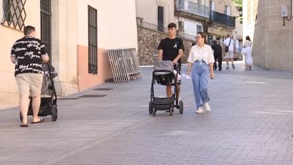 La Junta anuncia ayudas de 500 euros por nacimiento o adopción en municipios de menos de 3.000 habitantes