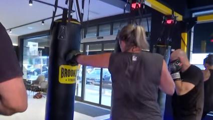 El Fitboxing es el deporte de moda, combina boxeo y fitness