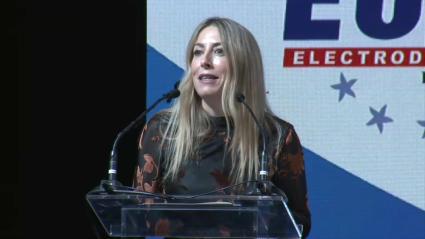 María Guardiola, presidenta de la Junta de Extremadura, visita Electrocash en Cáceres