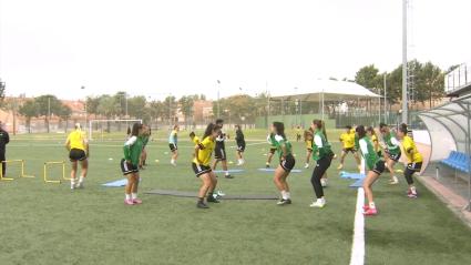 El Sport Extremadura entrena antes del partido de la tercera ronda de la Copa de la Reina