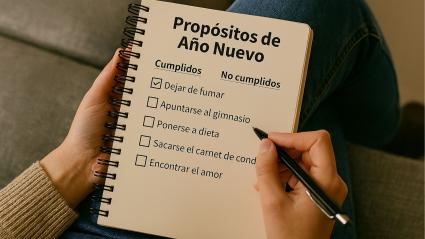 Libreta con propósitos de año nuevo