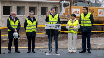 El ministro de la Presidencia, Félix Bolaños, el presidente del Gobierno, Pedro Sánchez, la ministra de Vivienda, Isabel Rodríguez, y el ministro para la Transformación Digital, Óscar Lópe