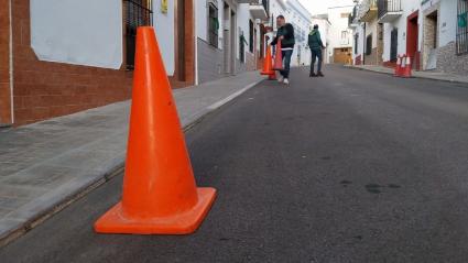 La Unidad Central Operativa de la Guardia Civil realiza pruebas periciales en la calle en la que desapareció Francisca Cadenas, en Hornachos, a 14 de enero de 2026